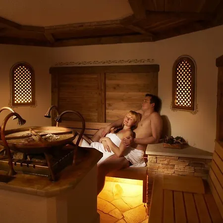 Waldhotel Doldenhorn Hotel 4*