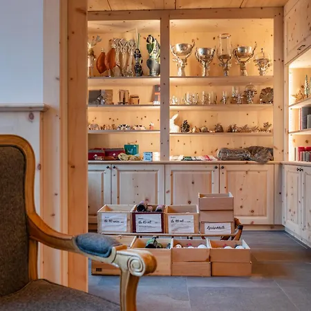 Hotel Waldhotel Doldenhorn 4*