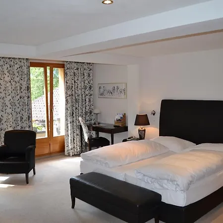 Waldhotel Doldenhorn מלון