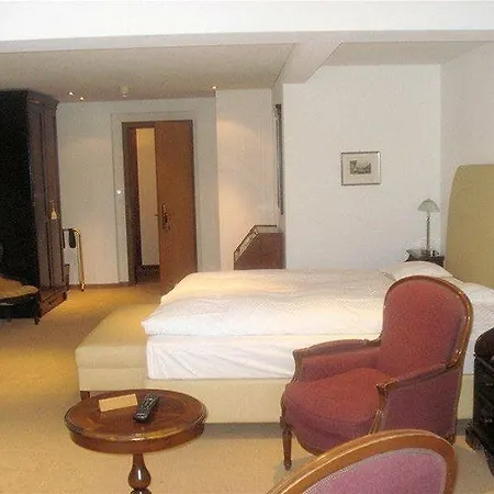 Waldhotel Doldenhorn 칸더슈텍