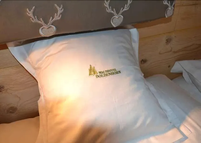 Waldhotel Doldenhorn Отель