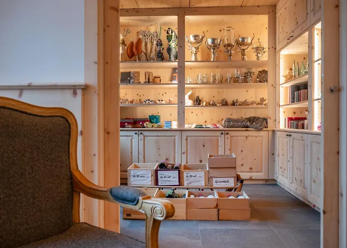 Отель Waldhotel Doldenhorn 4*