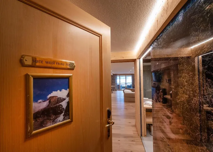 Waldhotel Doldenhorn Отель Кандерштег