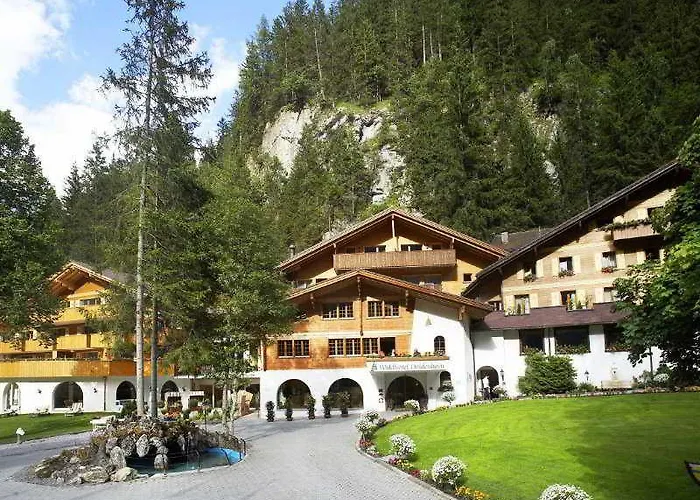 Waldhotel Doldenhorn 4*