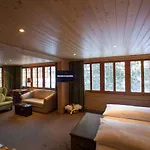 Waldhotel Doldenhorn 4*