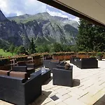 Waldhotel Doldenhorn Otel 4*