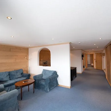 Waldhotel Doldenhorn